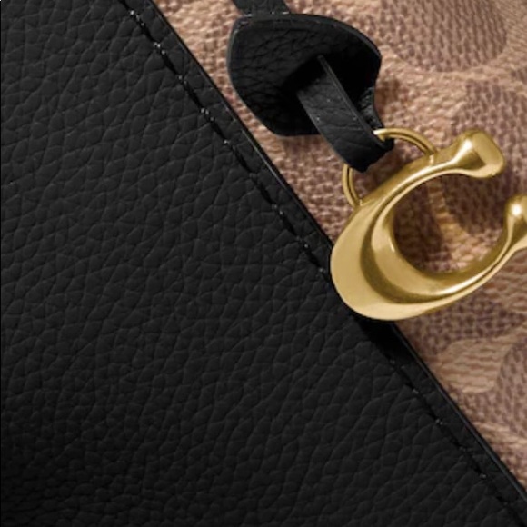 - Coach Dalton 31 with Signature Canvas Blocking EUC - Picture 7 of 9